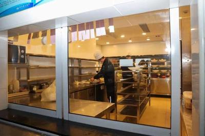 明廚亮灶，安心之選 金山27家餐飲企業在線展示餐食制作過程獲評